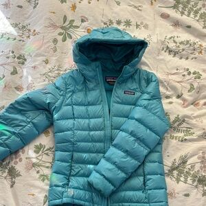 Patagonia women’s insulated Down Hooded jacket